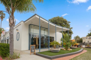 ITH Santa Barbara Beach Hostel